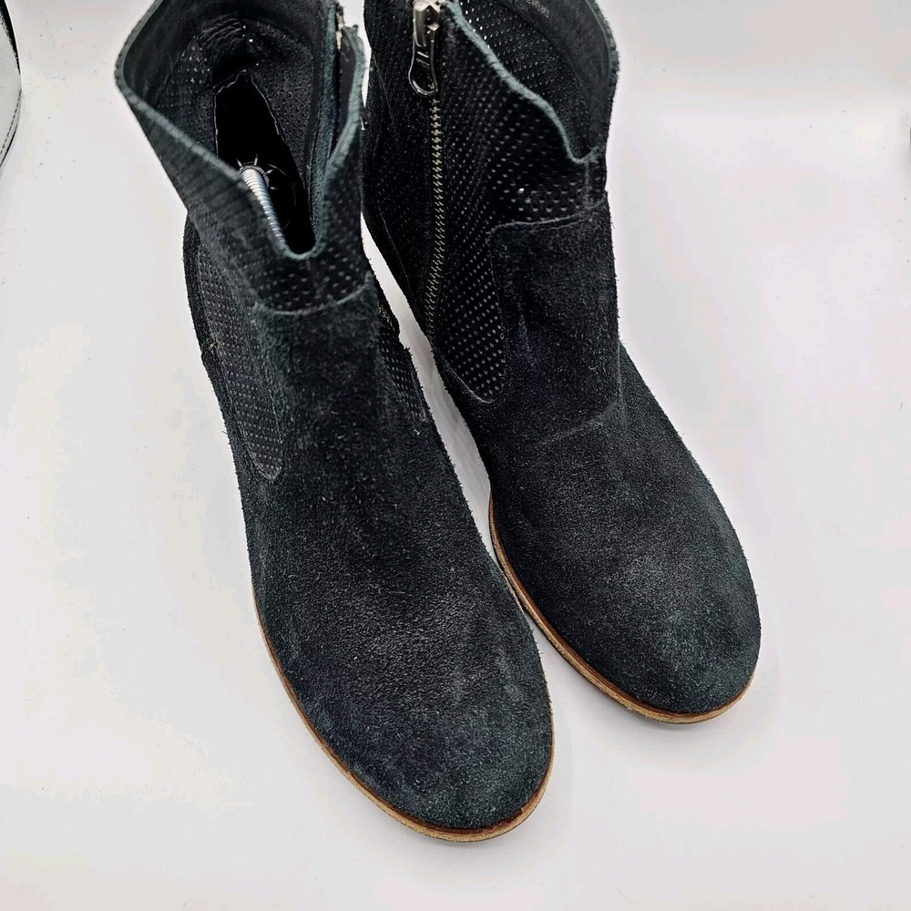 Kork-Ease Boots Womens 7.5 Black Suede Sherrill Perforated Ankle Bootie Heel Zip - Picture 2 of 12